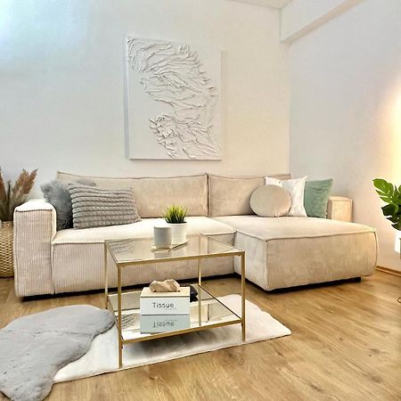 Urban Jungle Apartment Old Town Air Conditioned Bratislava Exterior photo
