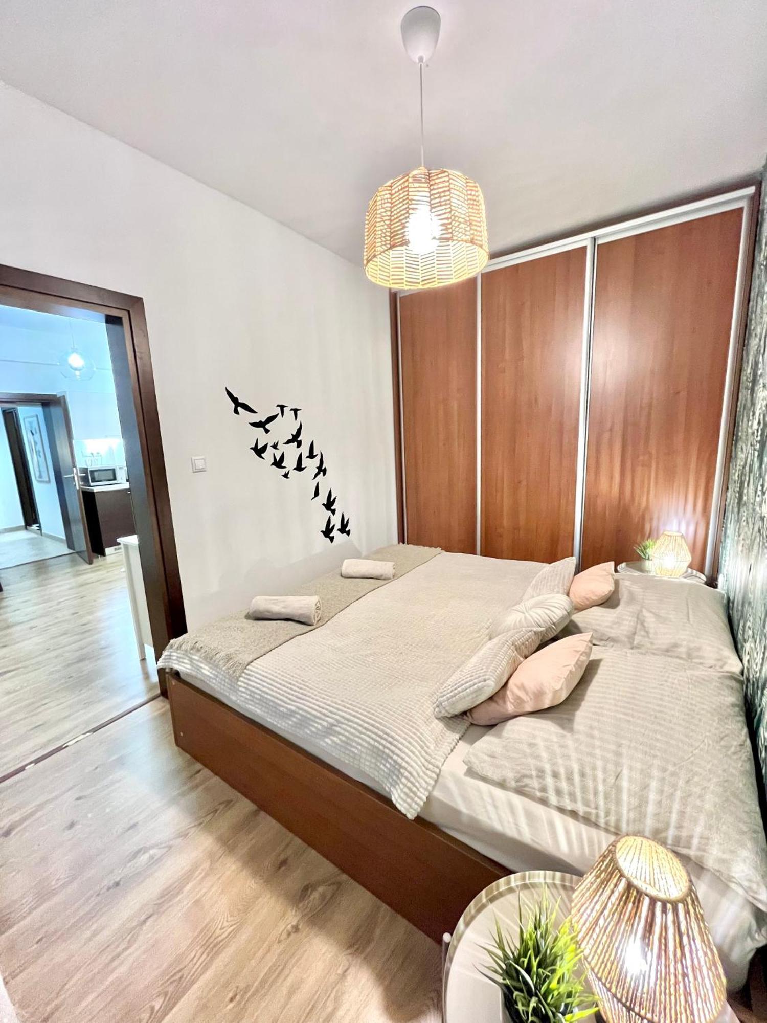 Urban Jungle Apartment Old Town Air Conditioned Bratislava Exterior photo